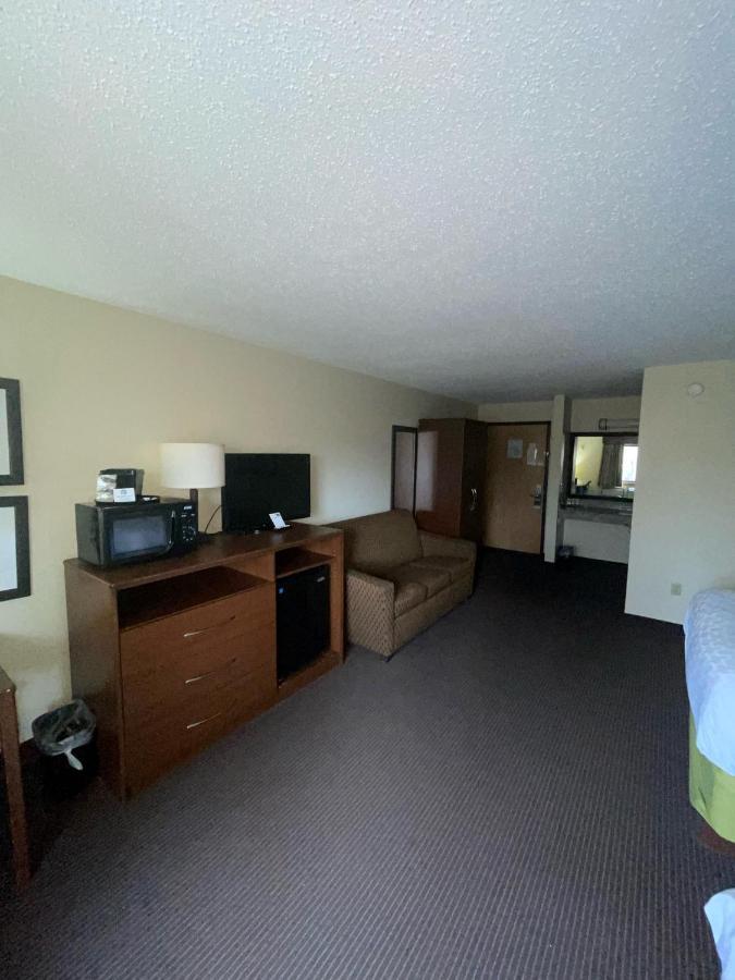 Cobblestone Hotel & Suites - Wisconsin Rapids Zewnętrze zdjęcie