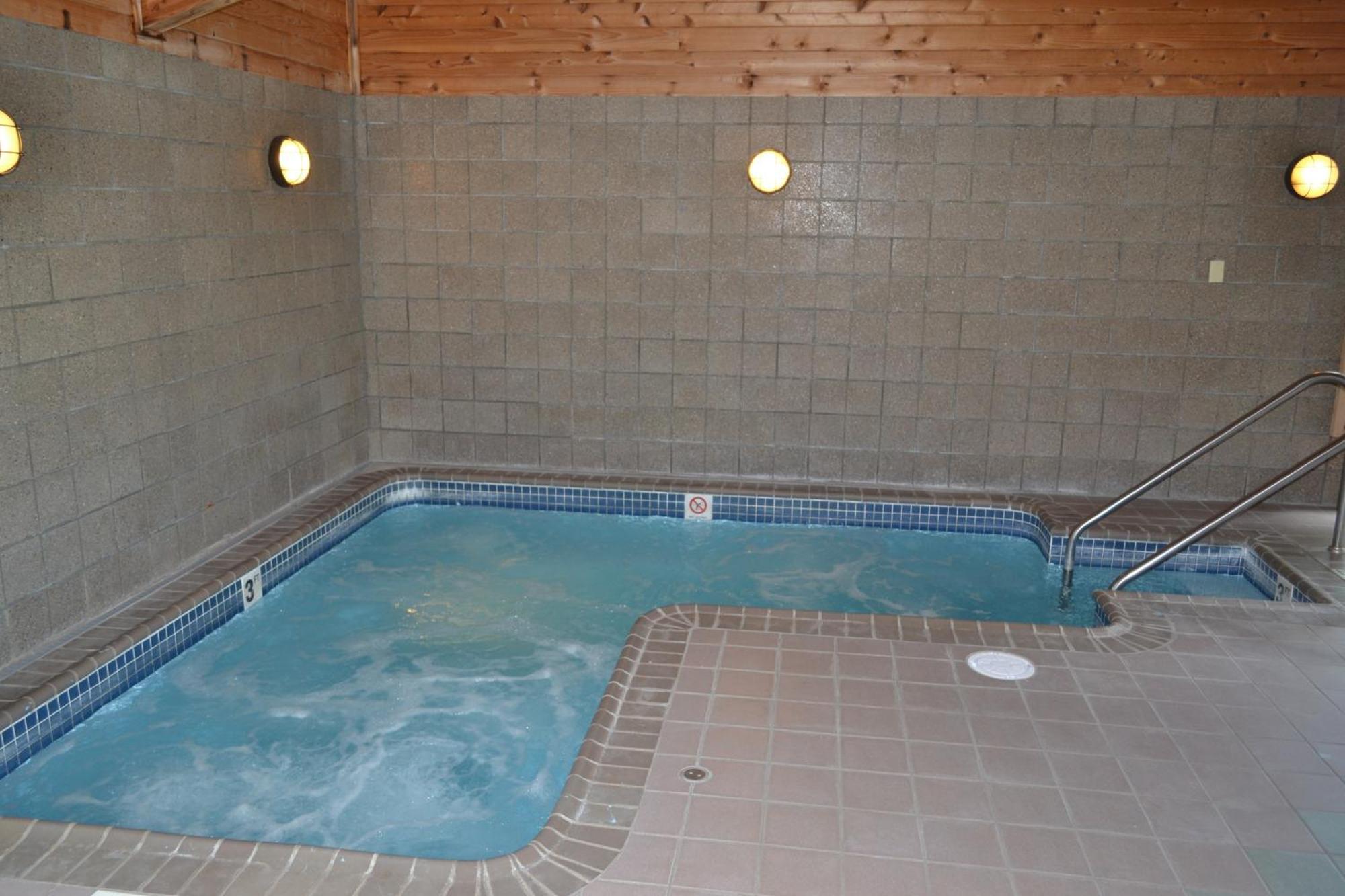 Cobblestone Hotel & Suites - Wisconsin Rapids Zewnętrze zdjęcie