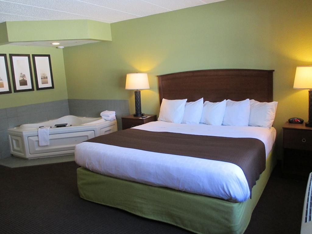 Cobblestone Hotel & Suites - Wisconsin Rapids Zewnętrze zdjęcie
