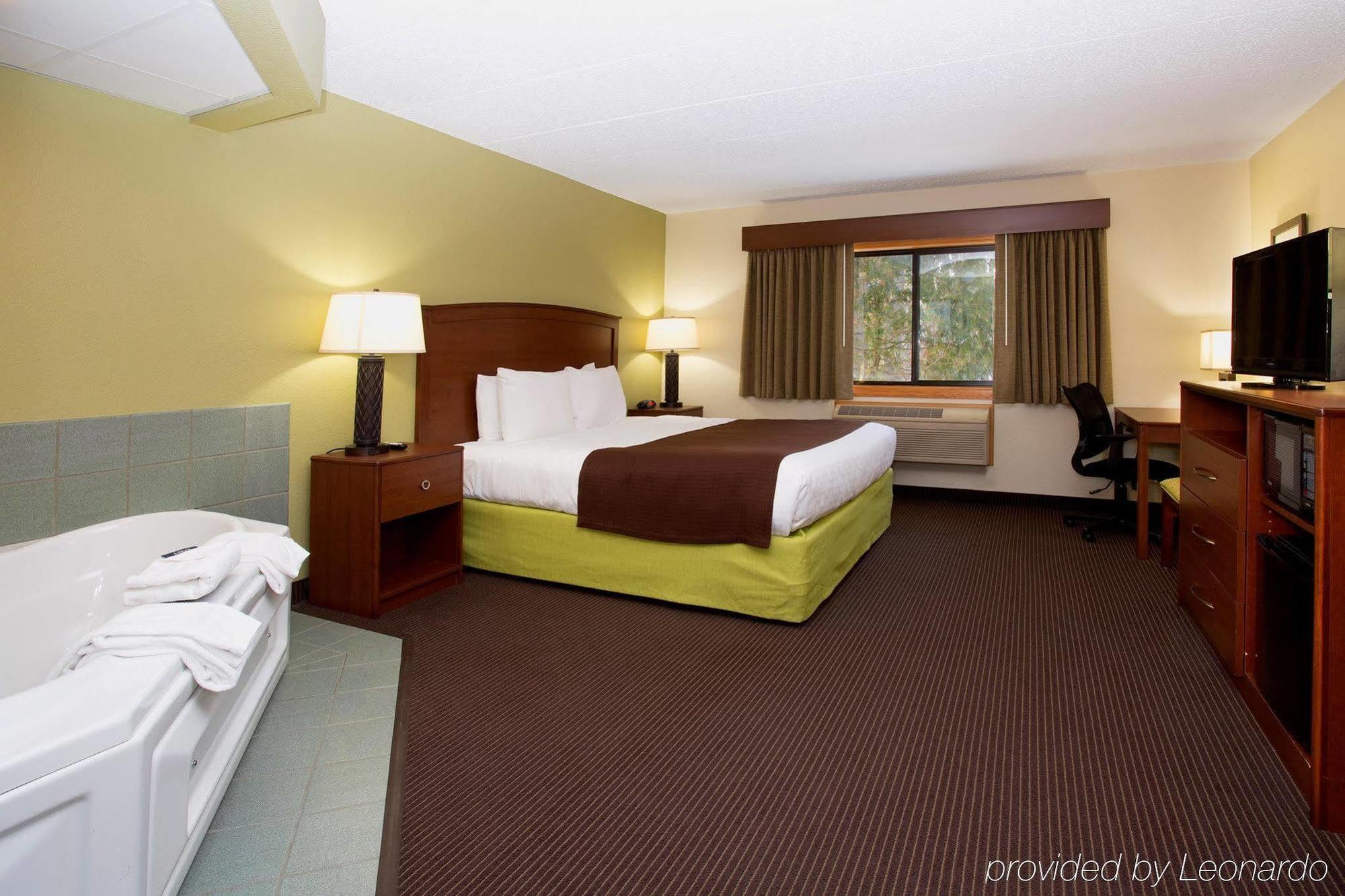 Cobblestone Hotel & Suites - Wisconsin Rapids Zewnętrze zdjęcie