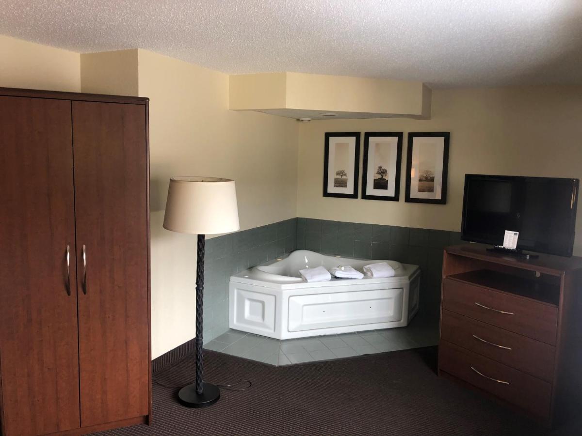 Cobblestone Hotel & Suites - Wisconsin Rapids Zewnętrze zdjęcie